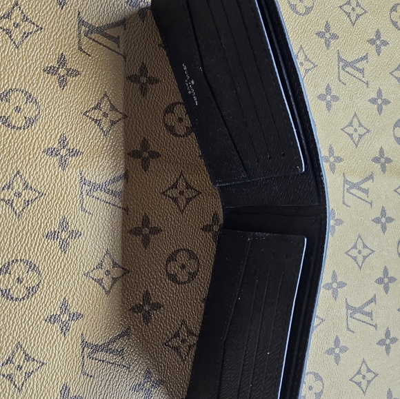Authentic Louis Vuitton slender Wallet Monogram Eclipse - Picture 5 of 5